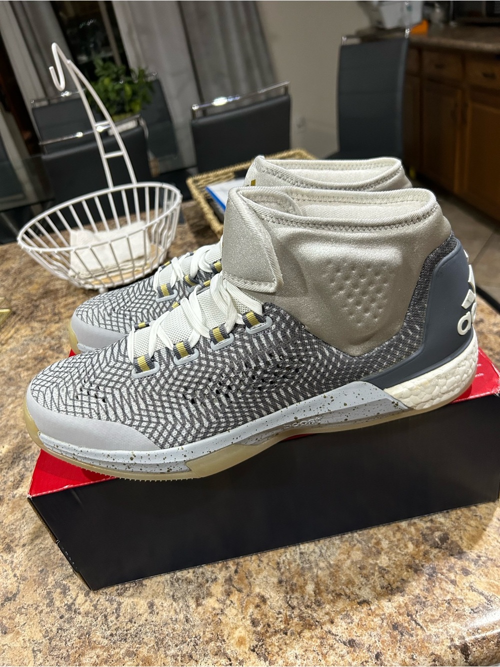 Adidas Men's Basketball Shoes Gray/White,  F37638 Size 13.5 Brand New/No Box